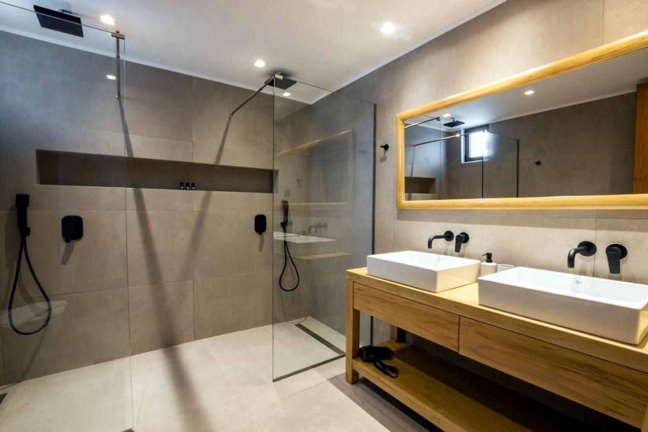 Cato Agro 5, Seafront Villa With Private Pool Afiartis Exteriör bild